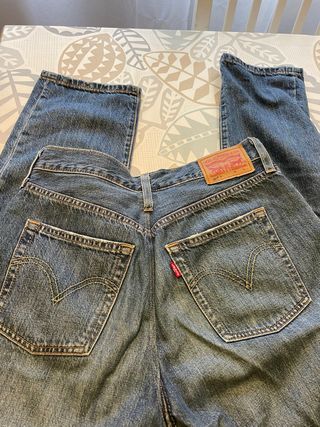 Pantalon vaquero levis recto vintage 