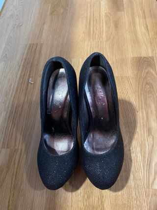 Zapato de fiesta con plataforma y tacon. 37