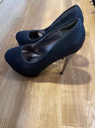 Zapato de fiesta con plataforma y tacon. 37