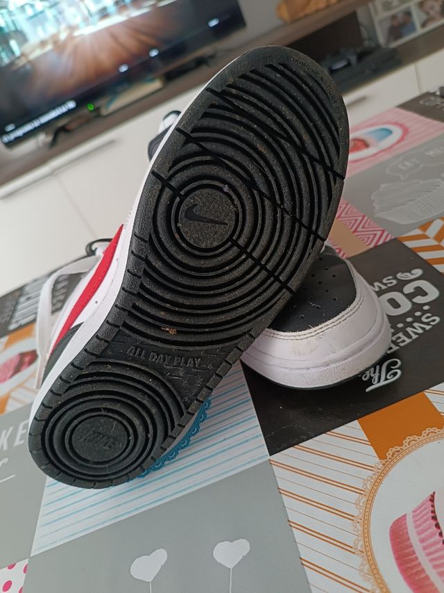 Nike Court Borough Mid 2