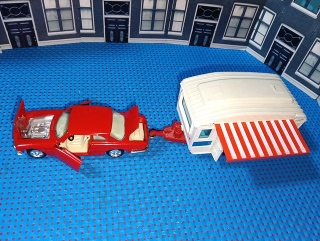 Joal ISO si è rivolto a una coppia.