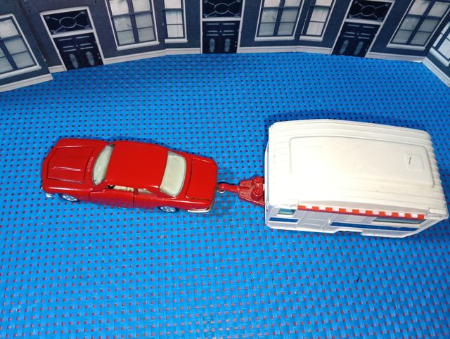 Joal ISO si è rivolto a una coppia.