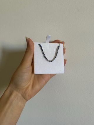 Bracciale sottile con strass blu elettrico