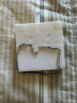 Bracciale sottile con strass blu elettrico