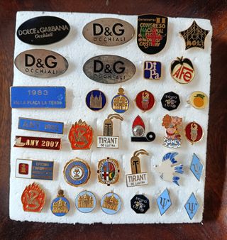 Insignias de alfiler antiguas