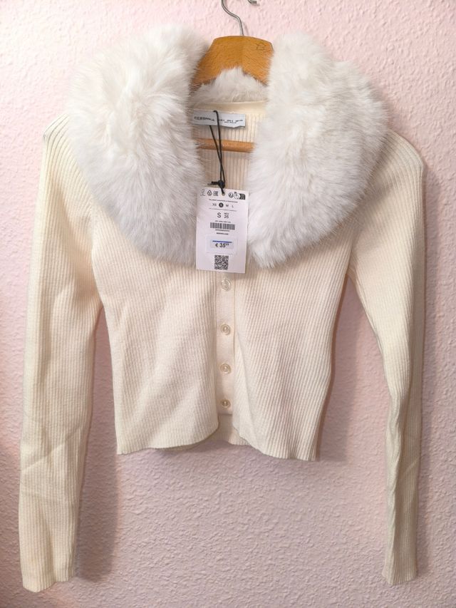 Chaqueta con cuello de pelo de Bershka