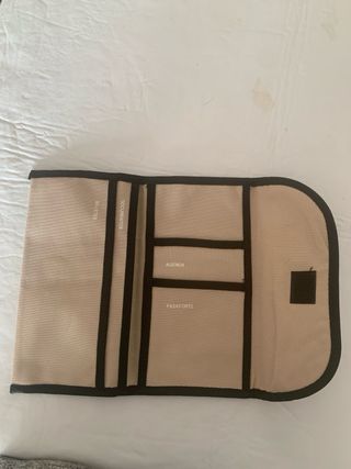 Cartera  porta documentos viaje a recoger entre la
