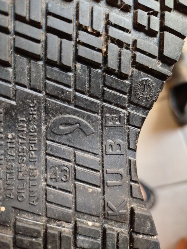 Scarpe da lavoro antinfortunistiche,omaggio:calzin