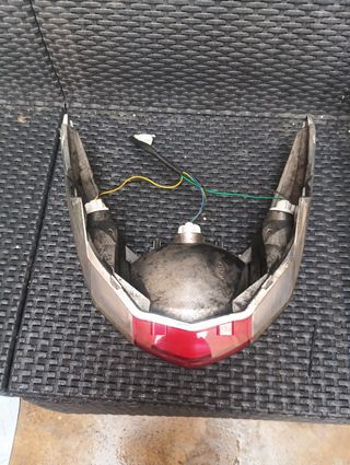 Luz trasera con sus intermitentes