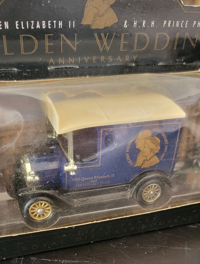 Model Truck Queen Wedding Anniversary
