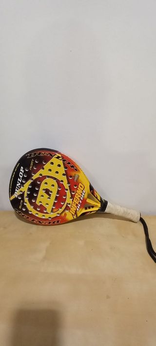 Raqueta padel roja y amarilla