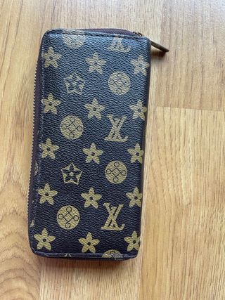 Cartera inspiracion letras LV