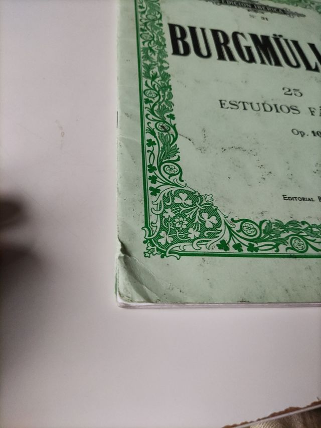 Libro de partituras de piano