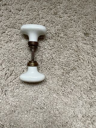 Manillas de porcelana antiguas