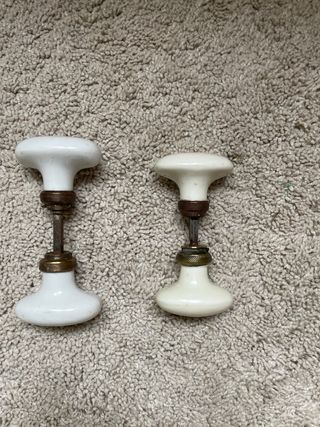 Manillas de porcelana antiguas