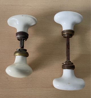 Manillas de porcelana antiguas