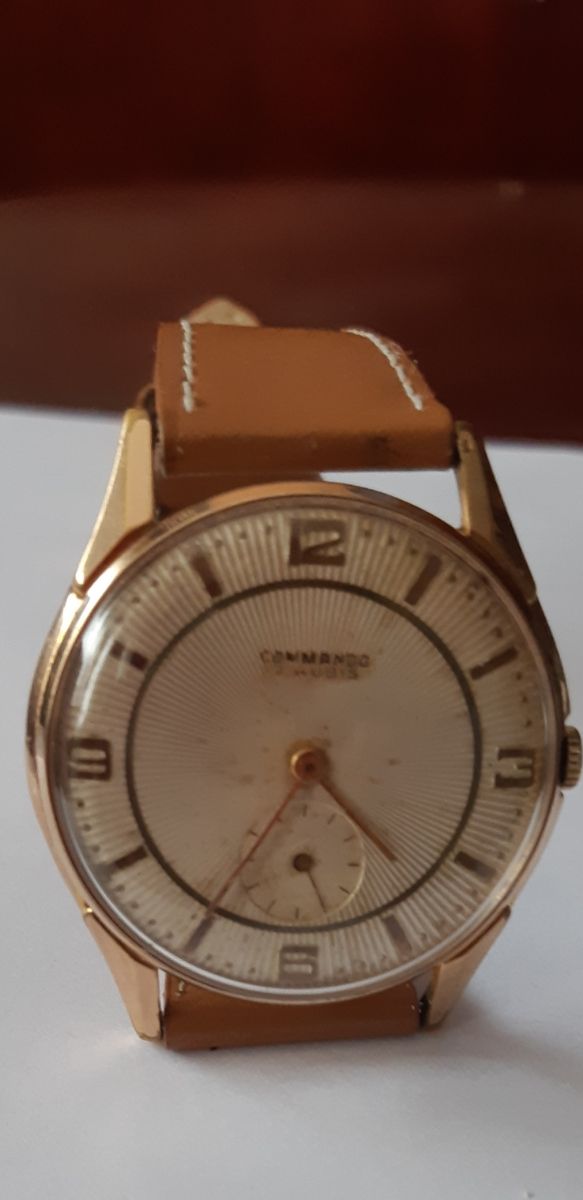 Antiguo reloj Comando, de hombre