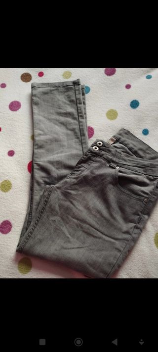 Pantalón gris Vero moda