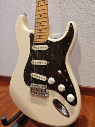 Tokai TST60 Stratocaster Goldstar Sound White 80's