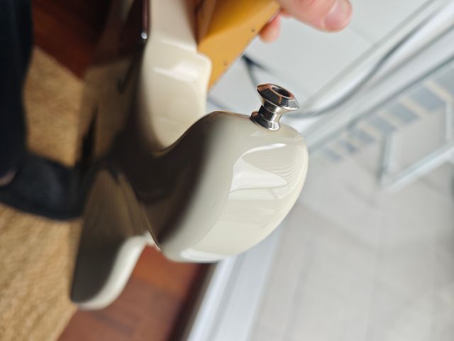 Tokai TST60 Stratocaster Goldstar Sound White 80's