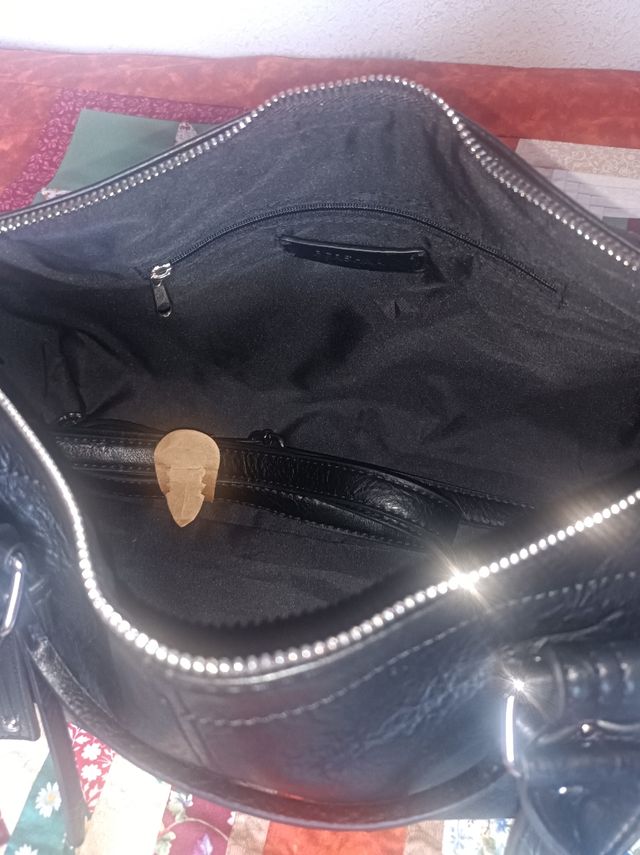 Bolso grande bowling con detalles metalizados