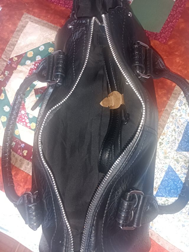 Bolso grande bowling con detalles metalizados