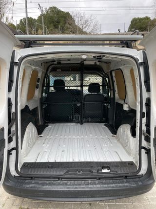 Alquilo furgoneta Citan con chofer por hora