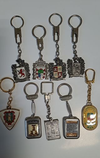 9 LLAVEROS 