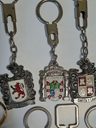 9 LLAVEROS 