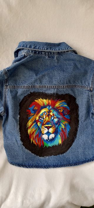 Cazadora pintada a mano 