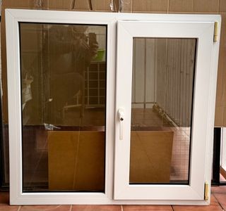 Ventana PVC 101 x 96 cm Oscilobatiente + Fijo 