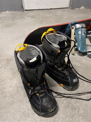 Tabla snow board y botas niño niña