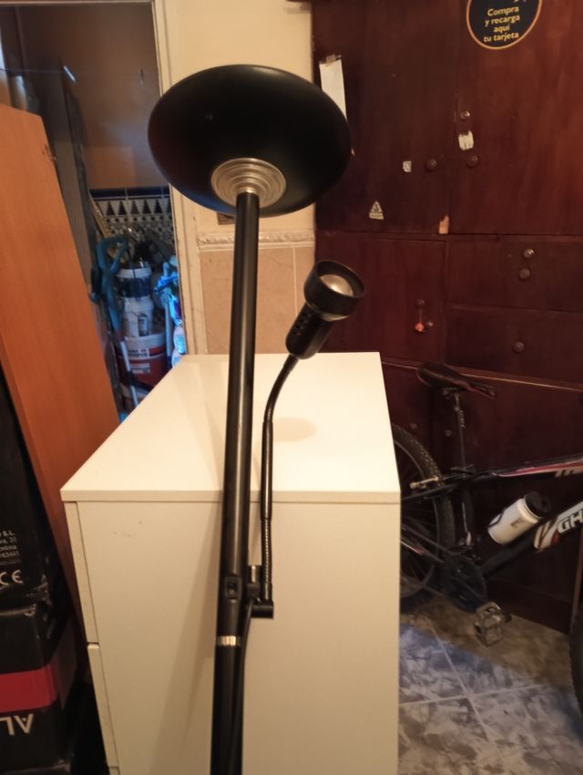 Lampara de pie para dormitorio o