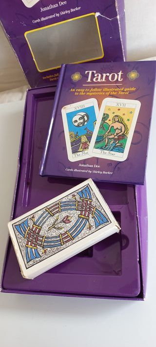 BARAJA DE TAROT. CARTAS + LIBRO. JONATHAN DEE.