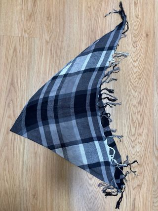 Pañuelo unisex. Color Blanco y negro. SOLO ENVÍO
