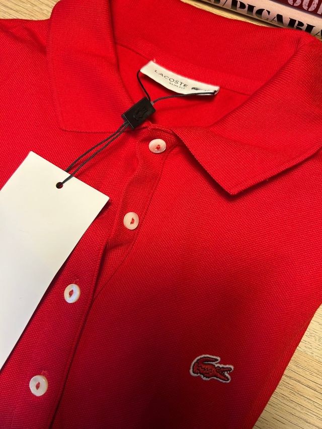 Polo lacoste rojo auténtico talla 40 mujer. Nuevo