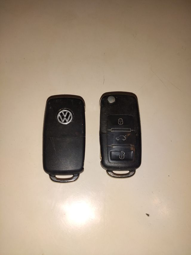 DOS LLAVES VOLKSWAGEN