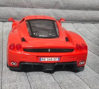 Modellino Enzo Ferrari scala 1:24 - burago