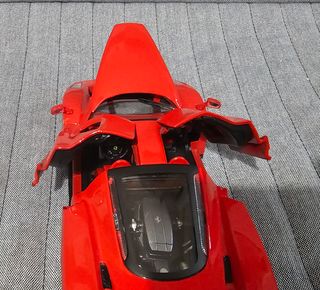 Modellino Enzo Ferrari scala 1:24 - burago