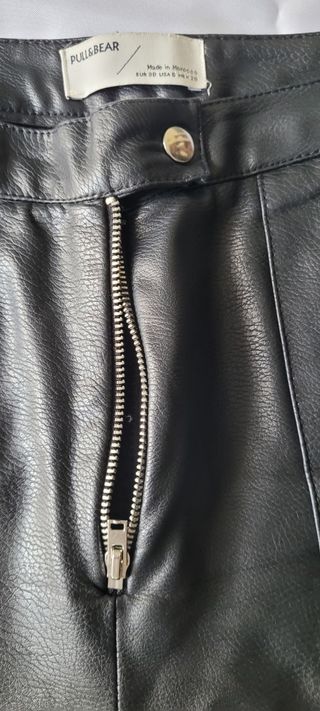 Pantalón efecto piel mujer