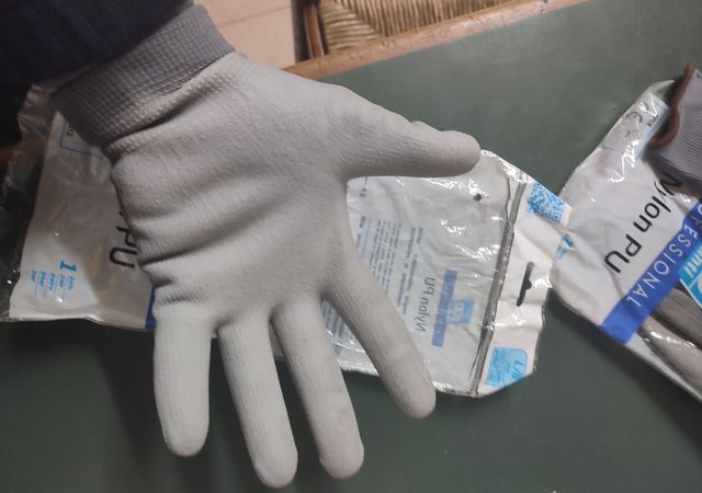 Lotto guanti ICO Professional in gomma naturale