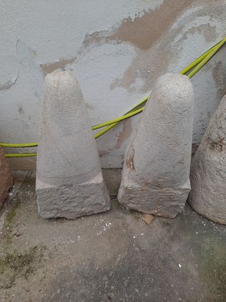 ESCUPIDORES DE PIEDRA VIVA