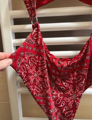 Costume da bagno intero con aperture
