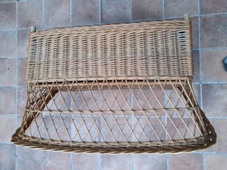 Zumitzezko kutxa jarlekua / Banco baúl de mimbre