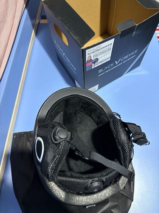 Casco da scii di marca mai usato