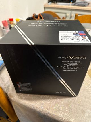 Casco da scii di marca mai usato