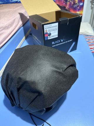 Casco da scii di marca mai usato