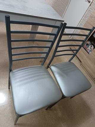 Masa y 2 sillas