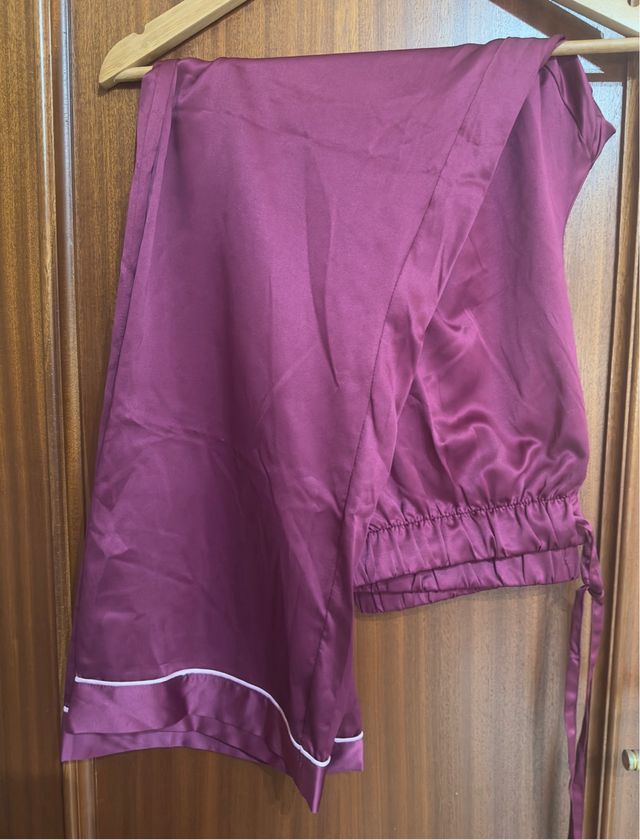 Pijama talla L satinado