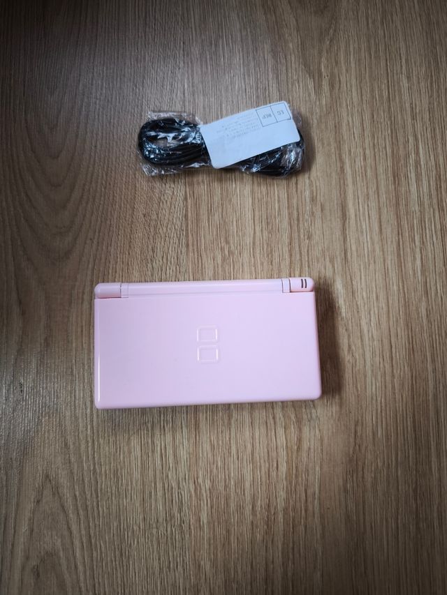 Nintendo DS Lite Rosa con cargador USB  - Nuevo